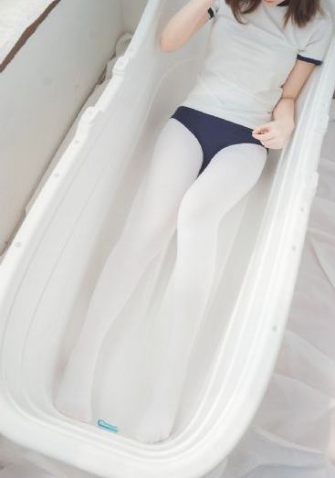 年轻的女学生4